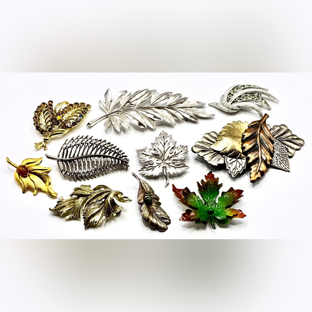 Vintage 10 Leaf Lot, 3 Signed, Various Types of Leaves Brooch’s